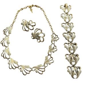 Vintage Sarah Coventry Frosted Feathers Set